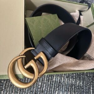 Authentic Woman’s Black Leather Gold GG Gucci Belt size 75